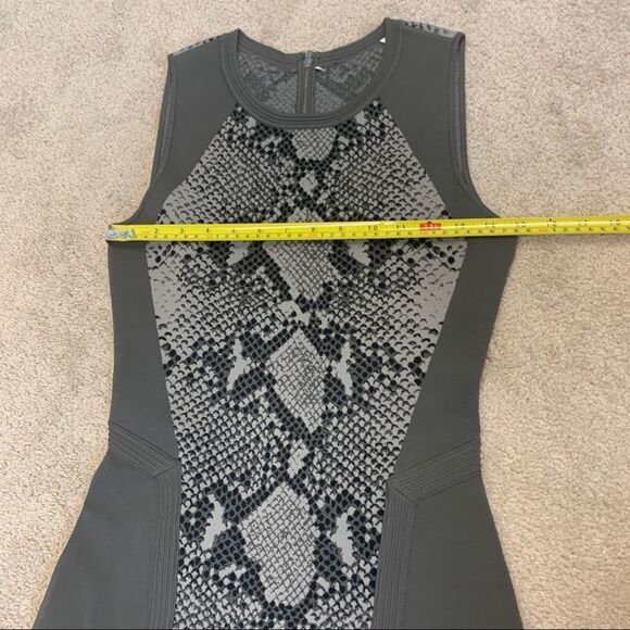 Diane Von Furstenberg Grey Sleeveless Snake Print Bandage Stretch Cocktail Dress - Picture 10 of 15